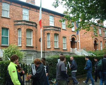 Socialist Party picket outside embassy
